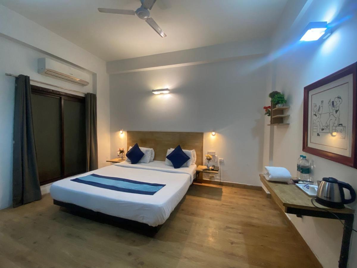 Divine Inn Couple Friendly Hotel Near Sector 51 Metro Station Нойда Экстерьер фото