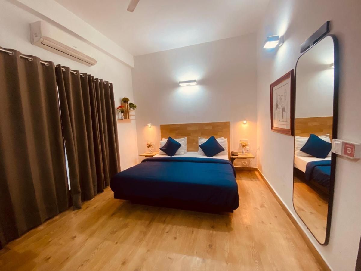 Divine Inn Couple Friendly Hotel Near Sector 51 Metro Station Нойда Экстерьер фото