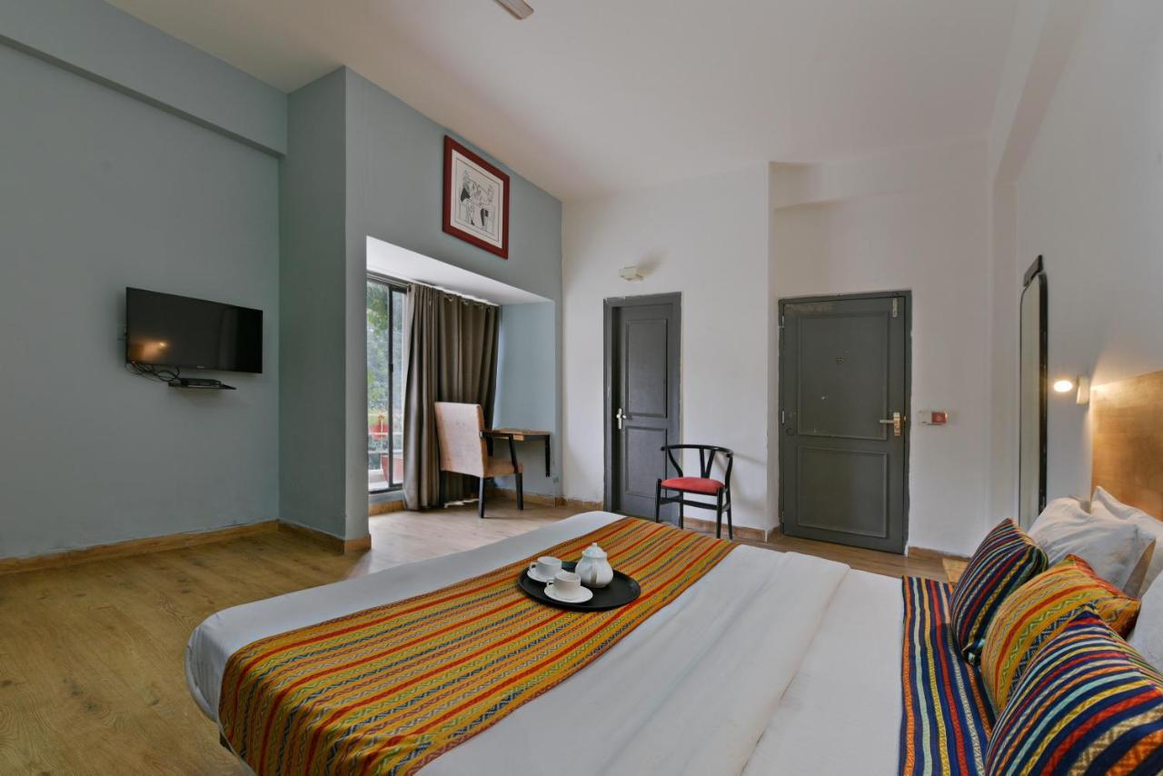 Divine Inn Couple Friendly Hotel Near Sector 51 Metro Station Нойда Экстерьер фото
