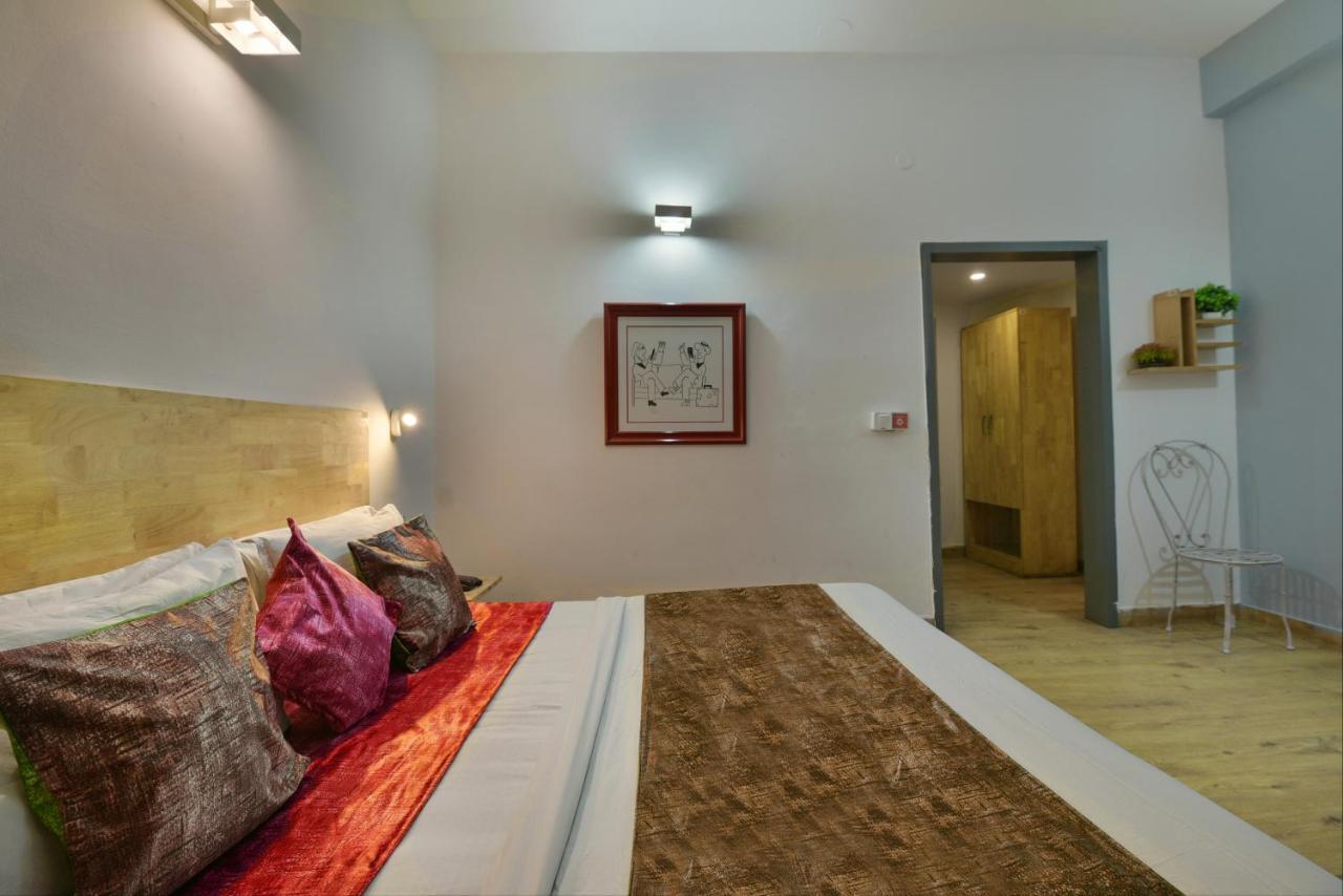 Divine Inn Couple Friendly Hotel Near Sector 51 Metro Station Нойда Экстерьер фото